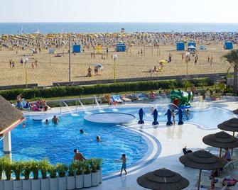 Ashanti Aparthotel Wellness&Spa - Bibione - Pool