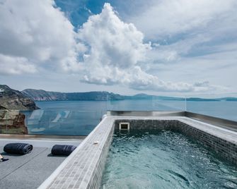 Virginia's Cave Villas - Oia