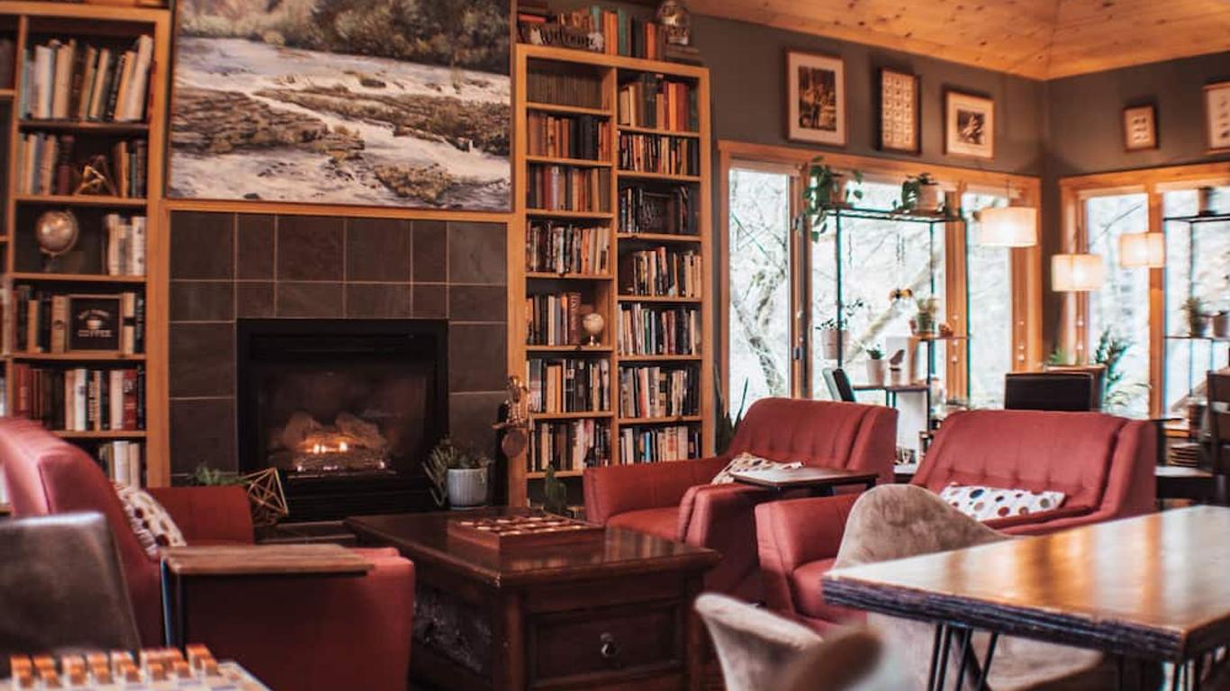 Steamboat Inn