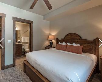 Grand Lodge on Peak 7 - Breckenridge - Bedroom