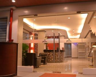 Robertson Hotel - Naga City - Lobby