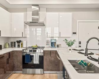 Luxury 1BR|1BA in the Heart of Fishtown - Philadelphia - Kitchen