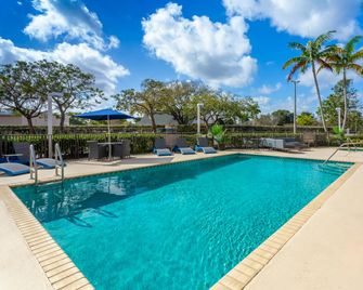 Hampton Inn Ft. Lauderdale-Commercial Blvd. - Tamarac - Pool