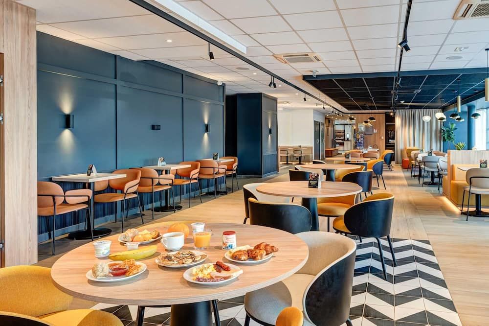 بي آند بي هوتل باريس إيتالي بورت دي تشويزي