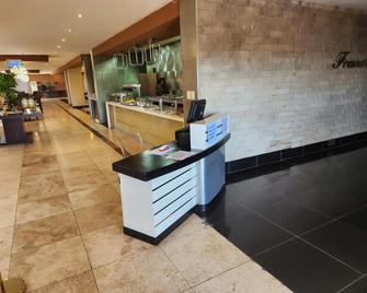 Palm Continental Hotel - Johannesburg - Front desk