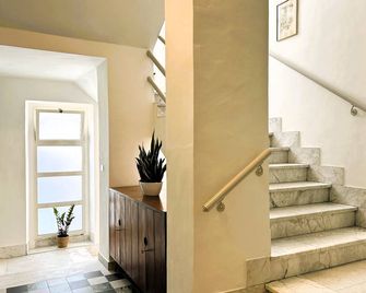 La Foresteria Termoli 3, your home away from home by the sea and central - Termoli - Escalier