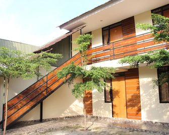 Bamboe Inn Homestay - Bandar Lampung - Budova