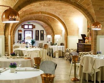 Hotel Villa Maya - פיזה - מסעדה