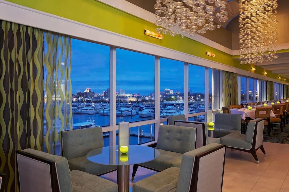Refined Room w/ First-Class Furnishings & Bayside Views from Rooftop Deck - אטלנטיק סיטי - מסעדה
