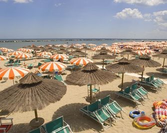 Hotel Garden - Bellaria-Igea Marina - Beach