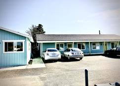 Suite 105 - 2 Bedroom Apartment - Sandy Beach Suites - Pet Friendly - Long Beach - Building
