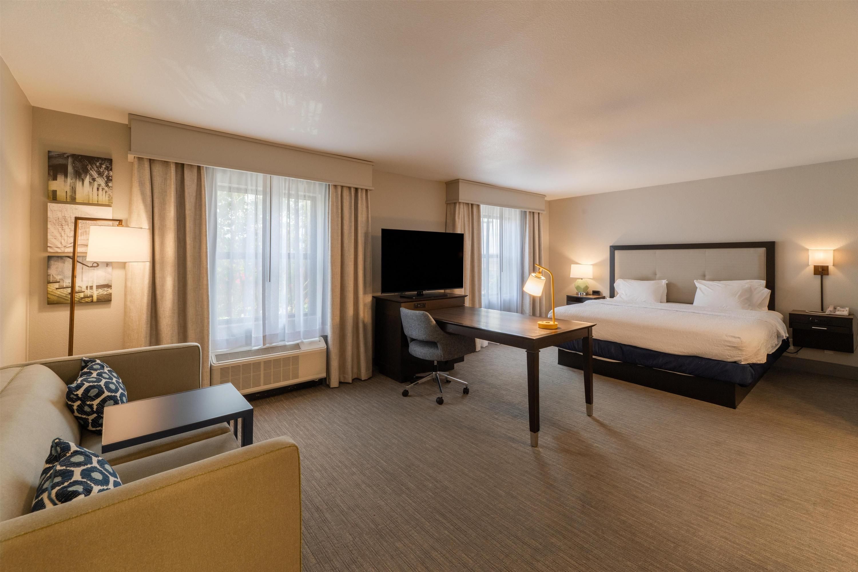 Hampton Inn & Suites Florence-Downtown - Florence - Ložnice