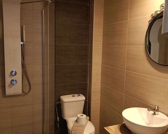Salonikiou Beach Deluxe Apartments - Salonikiou