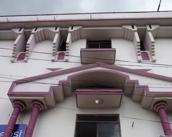 Hotel Ajatsatru - Gaya - Edificio