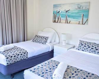 Montana Palms Resort - Mermaid Beach - Bedroom