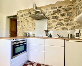 Mas Bourdaric - Les Mûriers - Votre nid douillet avec terrasse et vue sur cour - Saint-André-de-Cruzières - Cuisine