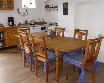 Double room Hühnerstall, ground floor - Spreewaldpension Beesk - Leipe - Essbereich