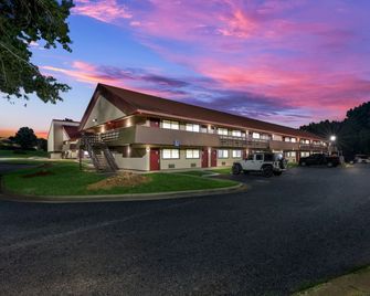 Red Roof Inn Hickory - Hickory - Building