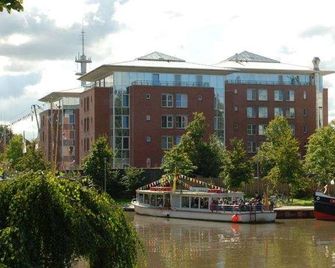 Hotel Alte Werft - Papenburg - Exterior