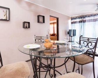 New Kingston Guest Apt at Dorchester - Kingston - Spisestue
