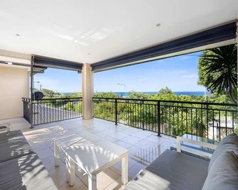 5BR Coastal Escape Walk to Peregian Beach - Peregian Beach - Balcony
