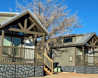 Cozy Tiny Home King Room #20B - Page - Building