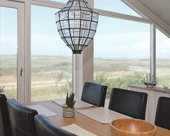 6 person holiday home in Lemvig-By Traum - Lemvig - Comedor