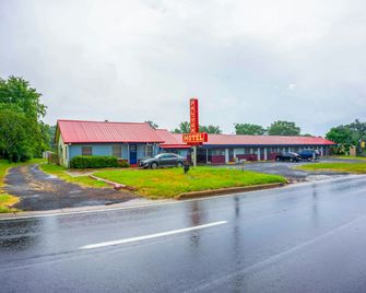 Budget Inn By OYO Palestine Tx Hwy 79 - Palestine - Gebouw