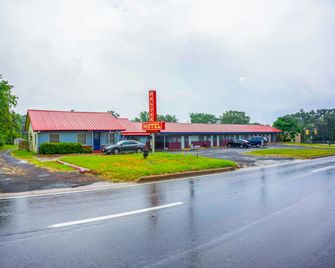 Budget Inn By OYO Palestine Tx Hwy 79 - Palestine - Edificio