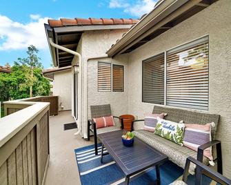 Just Beachy-Walk To Beach! Pool & Patio! Fireplace! Sleeps 6-Str Permit 23-0137 - Dana Point - Balkon