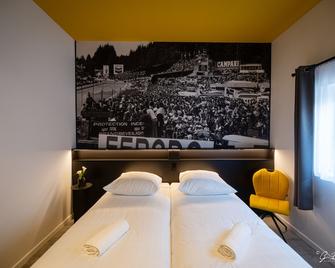 Hotel La Reine - ספא - חדר שינה