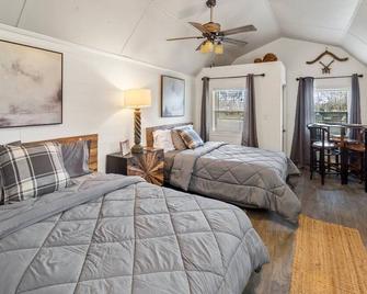 Stargazercaddo Lake Cabin With Kayaks - Oil City - Sypialnia