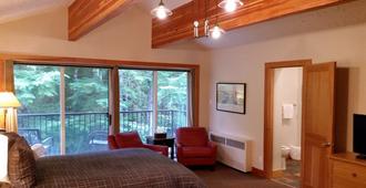 The Lodge At Skeena Landing - Terrace - Bedroom