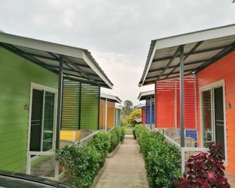 Sripech Home - Sangkhla Buri - Vista del exterior