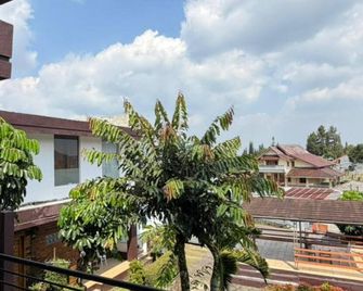 Jayagiri Inn - Bandung - Balcony