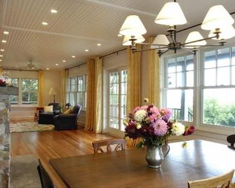 Orient Beachfront Home with Private Beach, Beautiful Views and Heated Pool! - Orient - Dining room