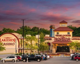 Lakeside Hotel Casino, a Travelodge by Wyndham - Osceola - Budova