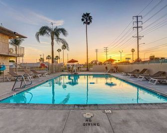 Motel 6-San Bernardino, Ca - South - San Bernardino - Piscina