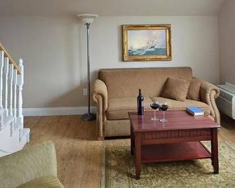 Lunenburg Arms Hotel - Lunenburg - Living room