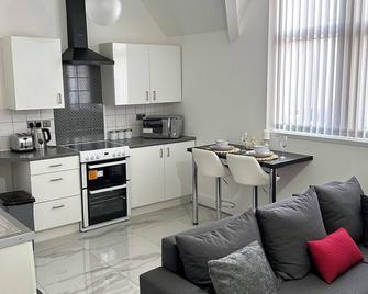 Lovely 2 Bedroom Apartment Close Manchester City Centre & Etihad Stadium #2 - Manchester - Cuisine