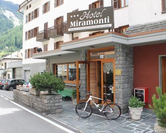 Hotel Miramonti - Chiesa In Valmalenco - Gebouw