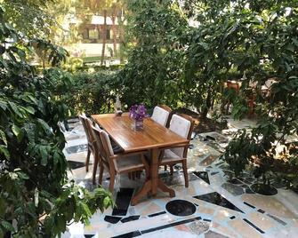 Pekcan Otel - Burhaniye - Patio