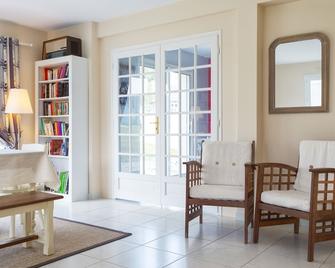 Villa Tracy Guest House - Arromanches-les-bains - Huiskamer