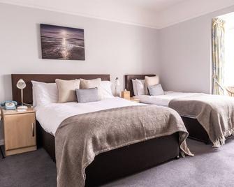 Dukes Inn - Sidmouth - Bedroom