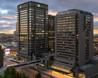 DoubleTree by Hilton Hotel London Ontario - London - Building