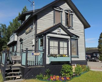 هيستوريكال جيست هاوس - وايت هورس - مبنى