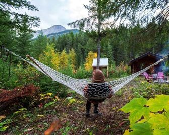 Off-Grid Woodlog Cabin - Blaeberry