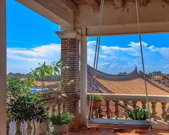 Hotel Iris - Jinning Township - Balcony