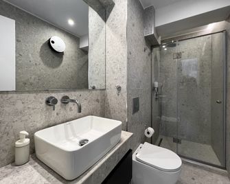 Icon Urban Living - Salónica - Baño