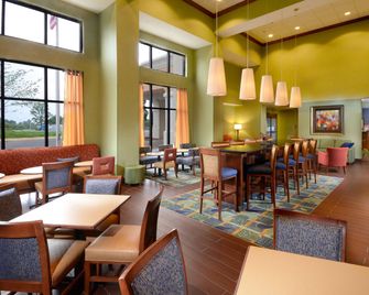 Hampton Inn and Suites Lynchburg - לינצ'בורג - מסעדה